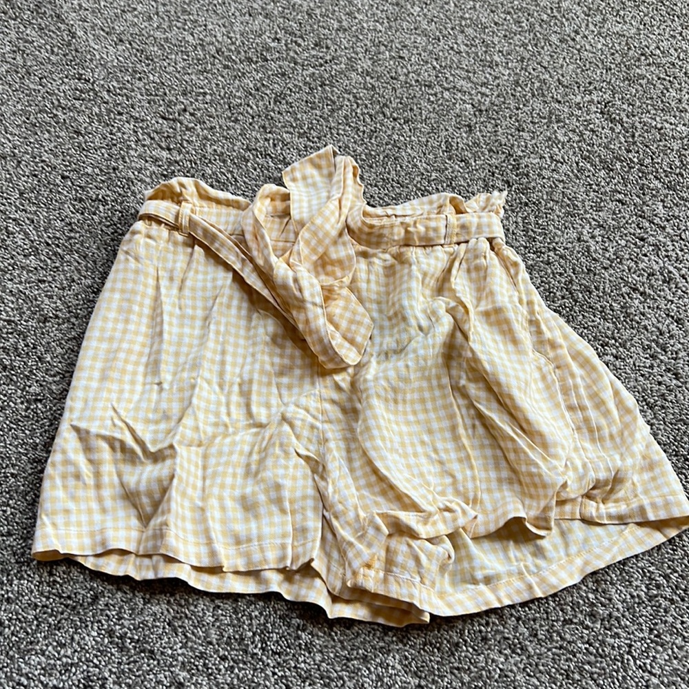 NWT Hollister Shorts yellow and white plaid